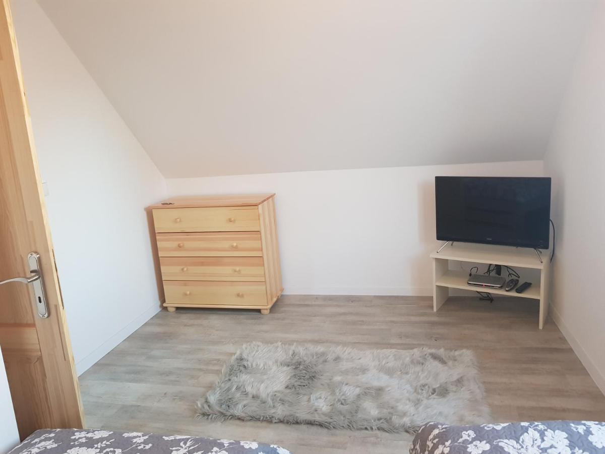 Chata Nad Rzeka Lipusz Bagian luar foto